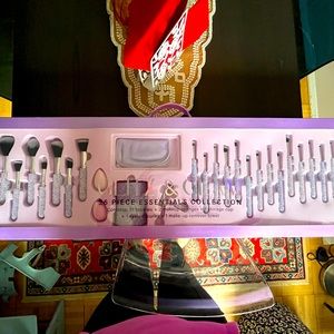 Glitz and glam 26 piece essentials